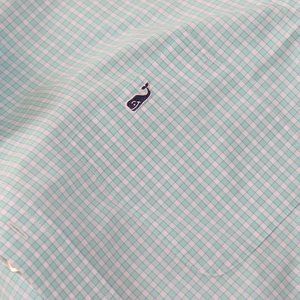 Short Sleeved buttoned down vineyard vines shirt.